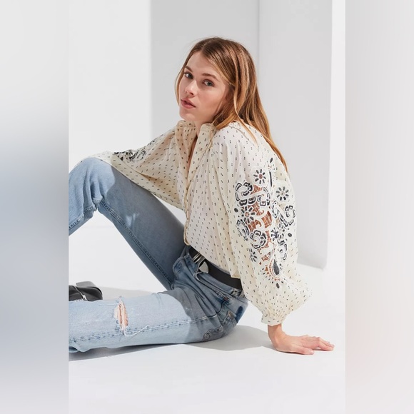 Urban Outfitters UO Clip-Dot Lace Blouse - Picture 2 of 9